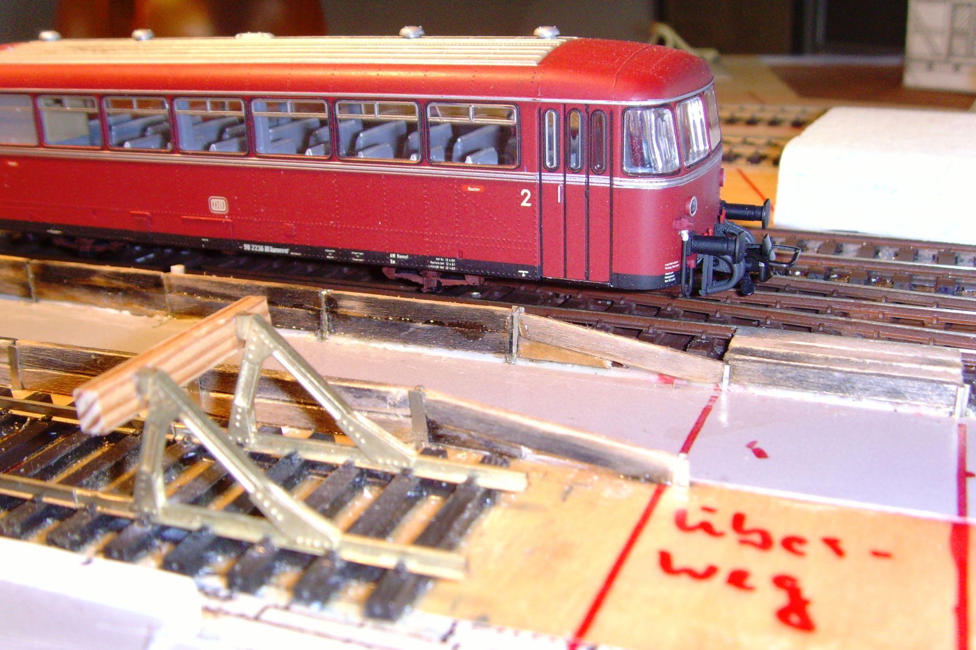 Die Absenkung beim Empfangsgeb�ude